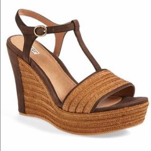 UGG Women’s Fitchie Wedge Sandal